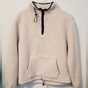 Fluffy work out sweater white